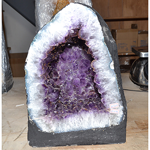 30.8# Amethyst cathedral