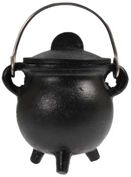 Plain cast iron cauldron  w/ lid 3