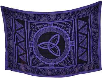 Triquetra tapestry 72