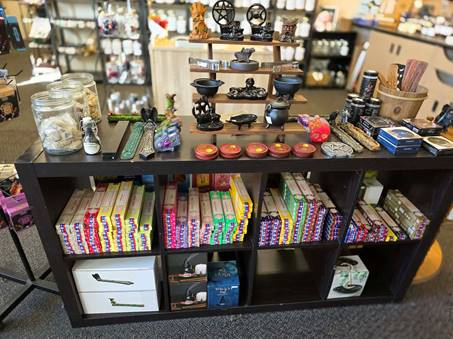 44074, MAGICK MOONS, 55 Main St, Oberlin, Oh